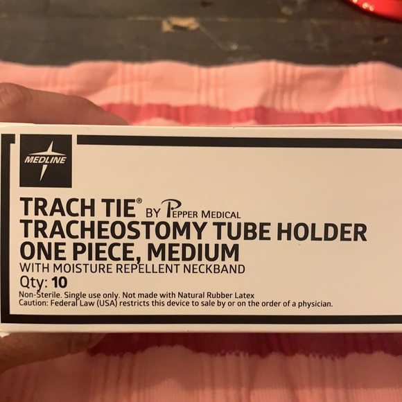 Medline Trach Tie Tracheotomy Tube Holder One Piece size Medium. - Picture 3 of 7
